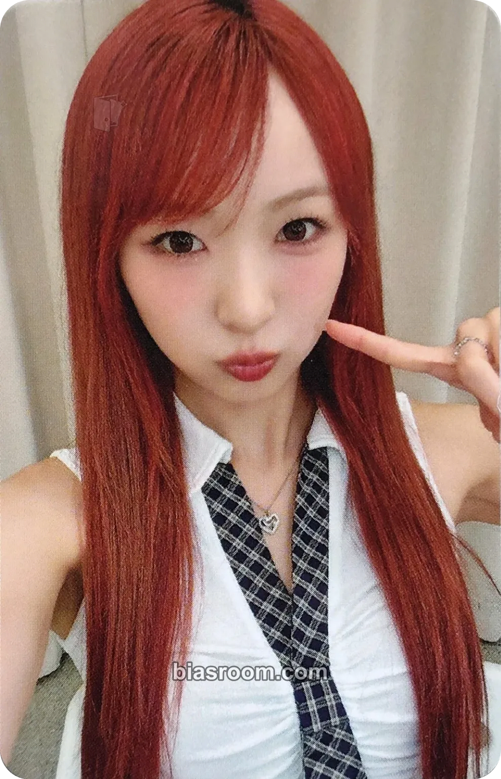 Yume Hellolive Busking & Video Call Event Photocard - LOVEONE - LOVEONE K-pop photocard
