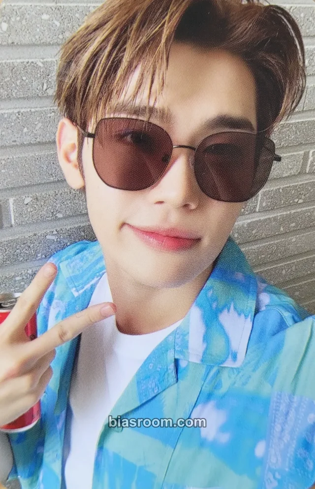 ZEROBASEONE - Taerae - DICON : The Beach Boy ZB1 Other magazine member version