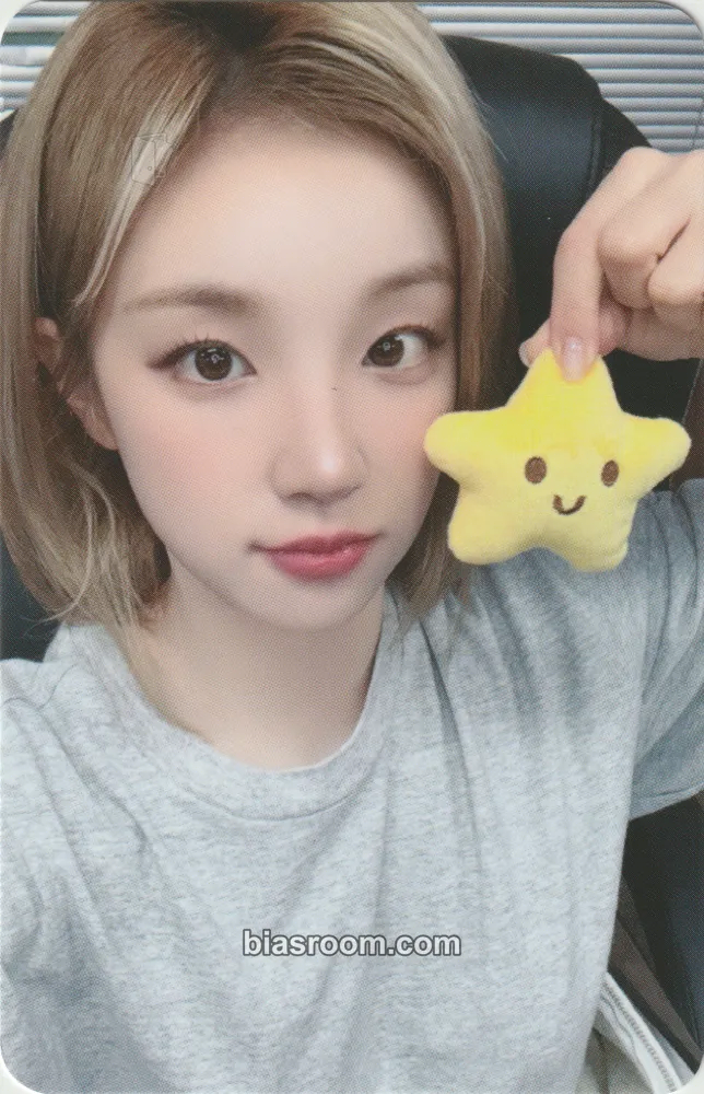 Yuqi We are Photocard - i-dle - i-dle K-pop photocard