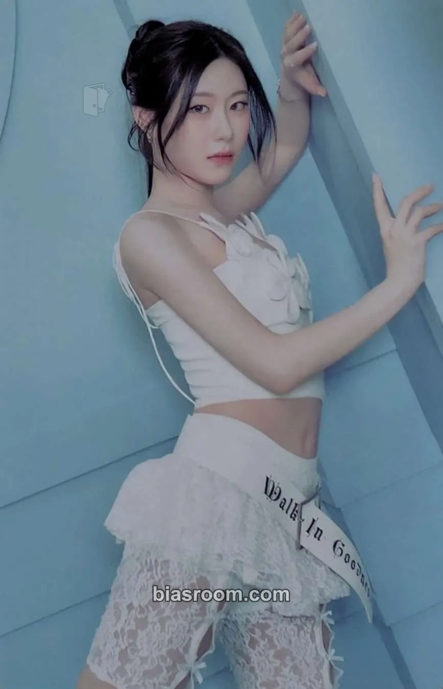 Chaeryeong Motto Photocard - ITZY - ITZY K-pop photocard