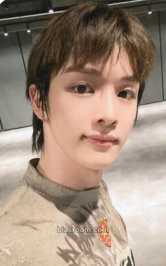 Sungchan Get A Guitar Photocard - RIIZE - RIIZE K-pop photocard