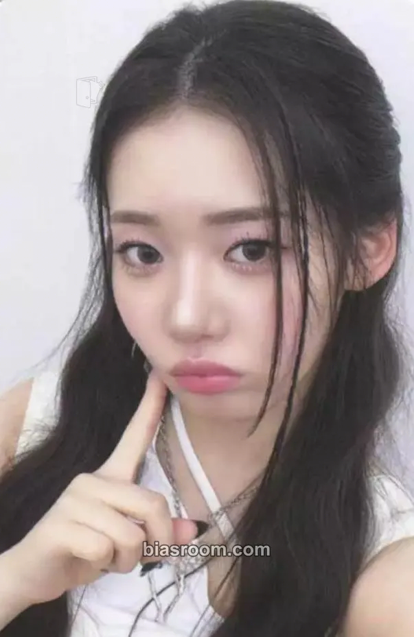 Rora BABYMONS7ER Photocard - BABYMONSTER - BABYMONSTER K-pop photocard