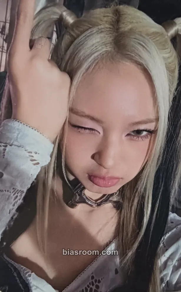 Chiquita BABYMONS7ER Photocard - BABYMONSTER - BABYMONSTER K-pop photocard