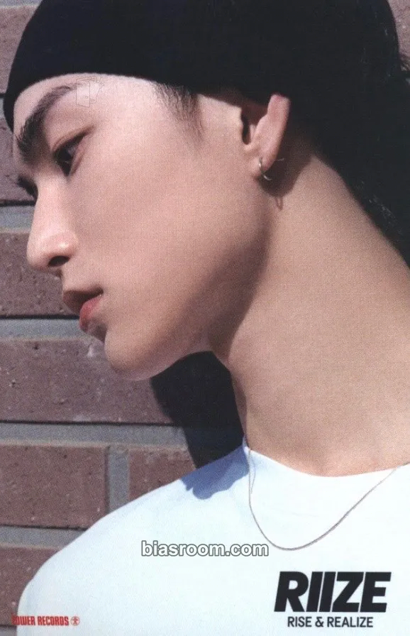 XngHan (ex. Seunghan) Get A Guitar Photocard - RIIZE - RIIZE K-pop photocard