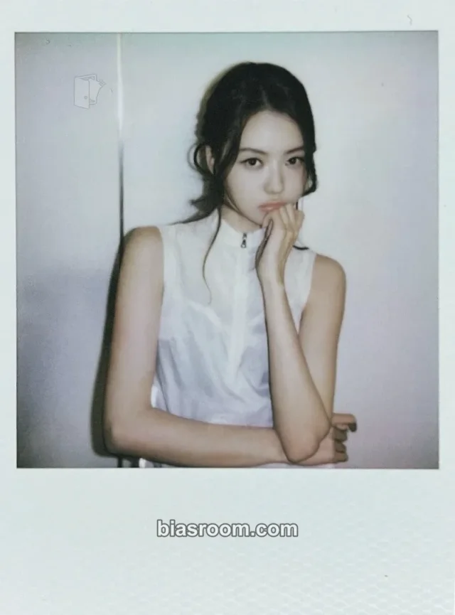 I.O.I - Nayoung - LOOP Album polaroid album inclusion