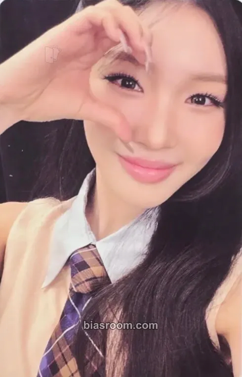 Chung Ha LOOP Photocard - I.O.I - I.O.I K-pop photocard