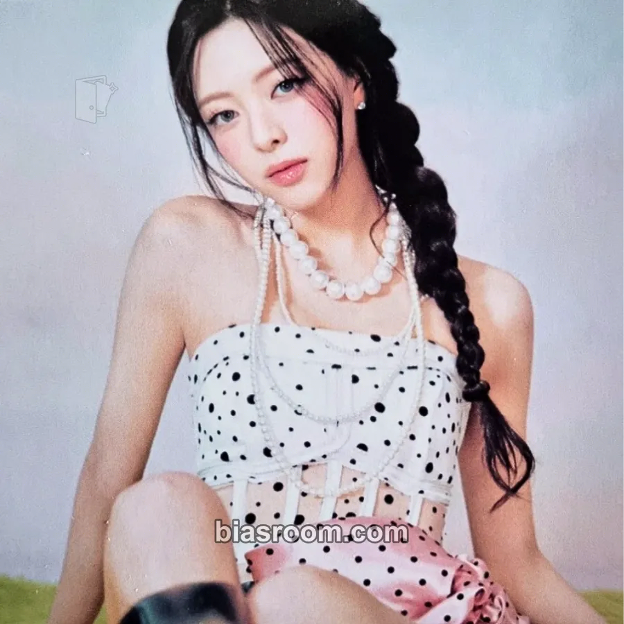 Yuna Motto Photocard - ITZY - ITZY K-pop photocard