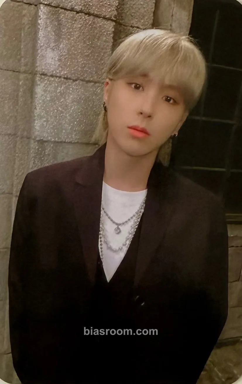 Giuk MEMORY : illusion Photocard - ONEWE - ONEWE K-pop photocard