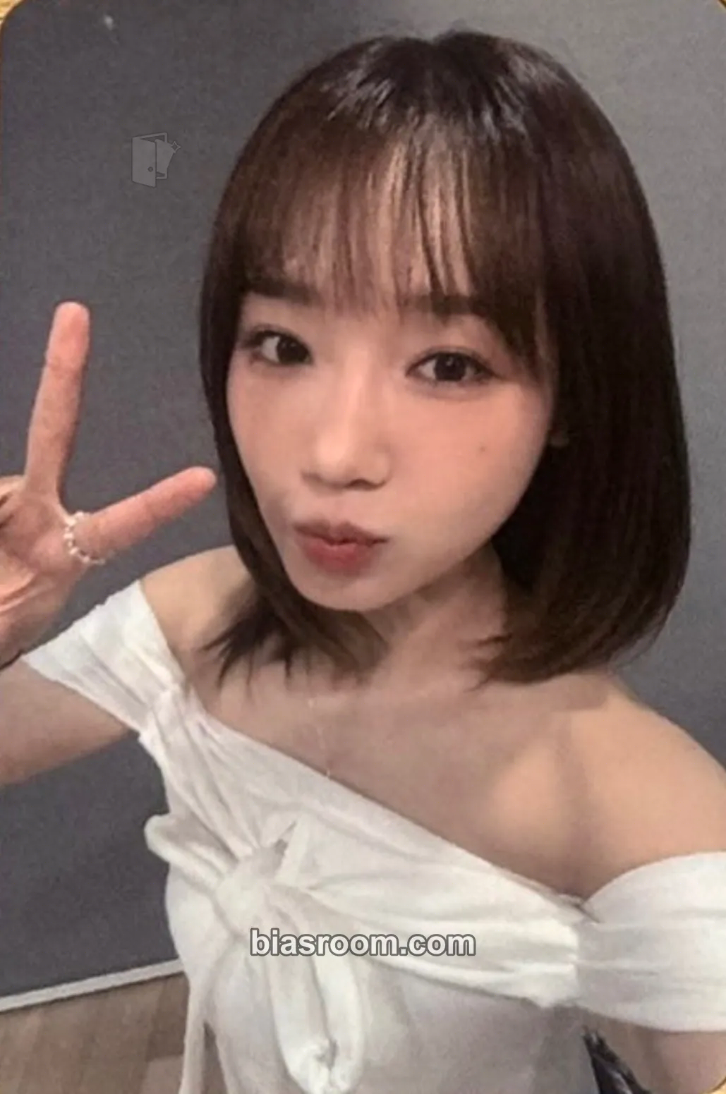 Choi Yoojung LOOP Photocard - I.O.I - I.O.I K-pop photocard