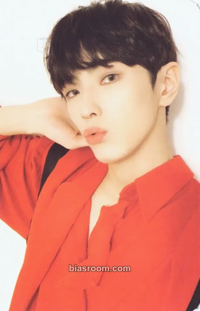 Yonghee HELLO Chapter 3. Hello, Strange Time Photocard - CIX - CIX K-pop photocard