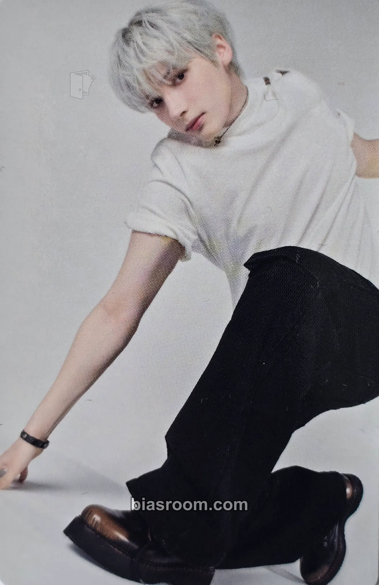 Huening Kai 2026 MOA Con Photocard - TOMORROW X TOGETHER - TOMORROW X TOGETHER K-pop photocard