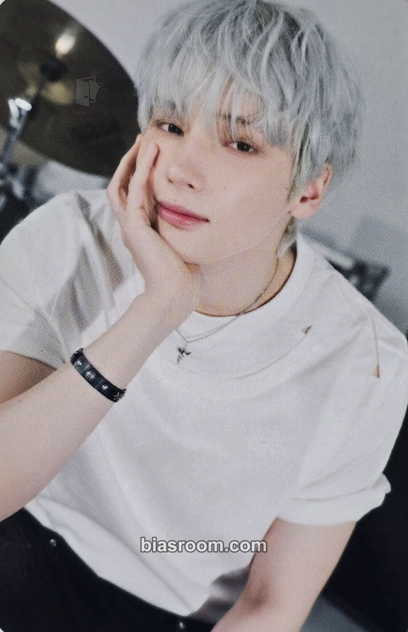 Huening Kai 2026 MOA Con Photocard - TOMORROW X TOGETHER - TOMORROW X TOGETHER K-pop photocard