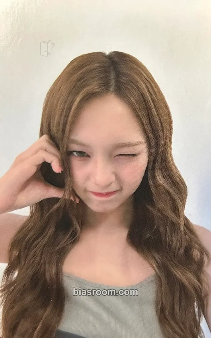 Chiquita BABYMONS7ER Photocard - BABYMONSTER - BABYMONSTER K-pop photocard