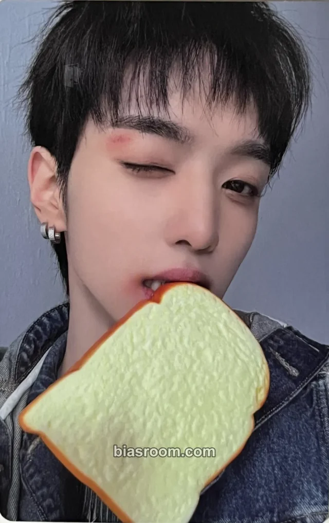 xikers - Yujun - ROUTE ZERO: The ORA Album hello82 exclusive bread version