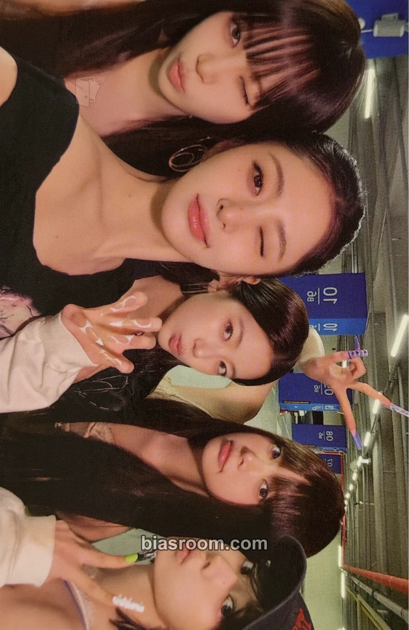 PUREFLOW pt.1 Photocard - LE SSERAFIM - LE SSERAFIM K-pop photocard