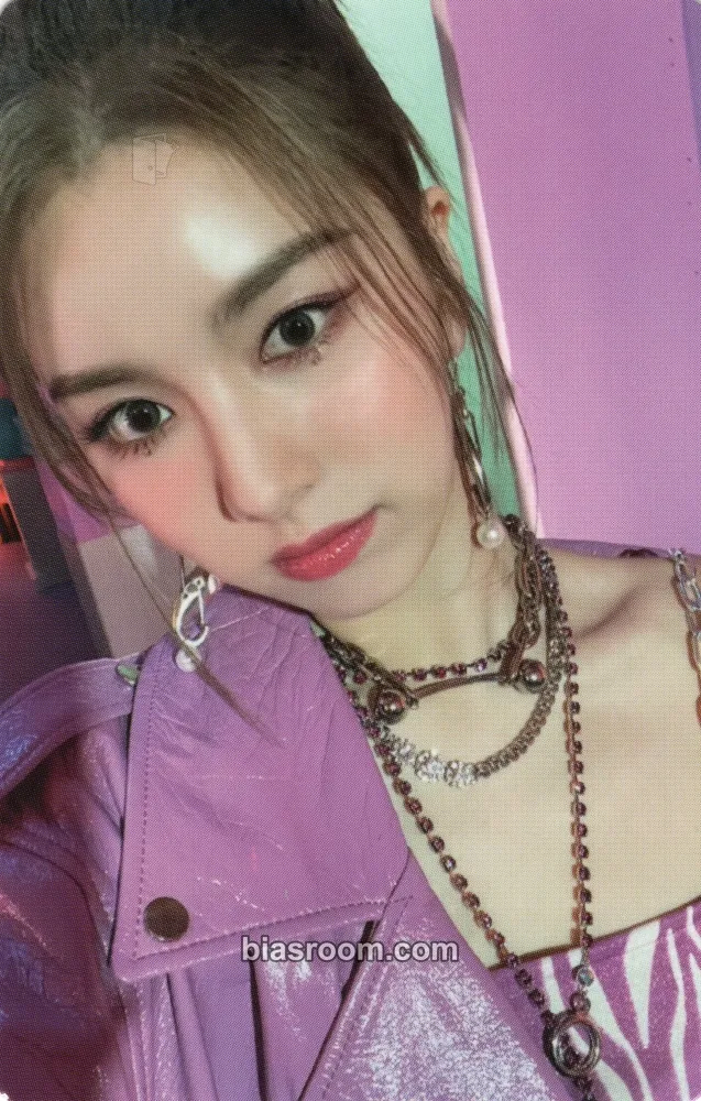 Lucy Joy Photocard - WOOAH - WOOAH K-pop photocard