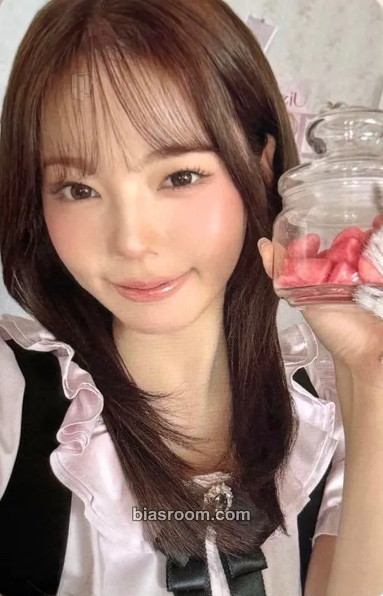 Ayaka NiziU Live With U 2026 “Niziu The Cinema” Photocard - NiziU - NiziU K-pop photocard