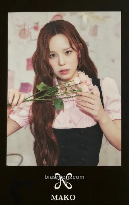 Mako NiziU Live With U 2026 “Niziu The Cinema” Photocard - NiziU - NiziU K-pop photocard
