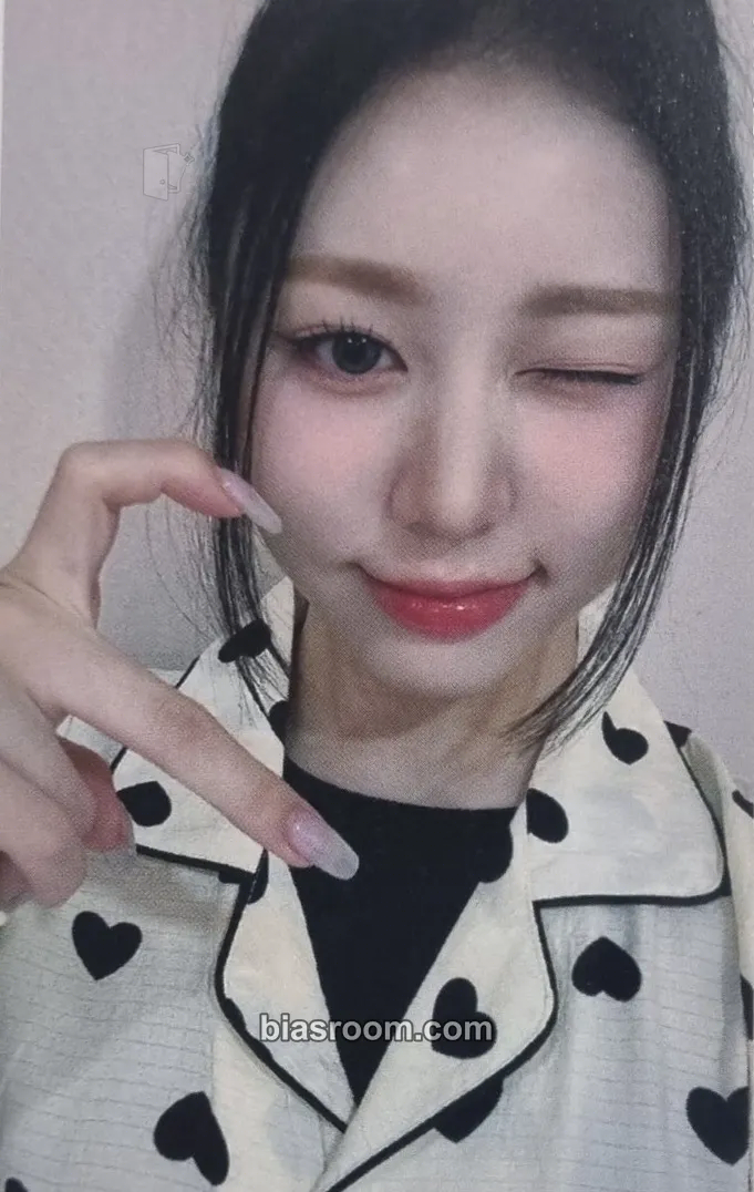 Hyerin Muhan Photocard - tripleS - tripleS K-pop photocard
