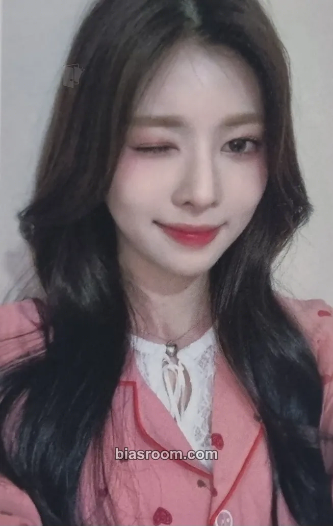 Dahyun Muhan Photocard - tripleS - tripleS K-pop photocard