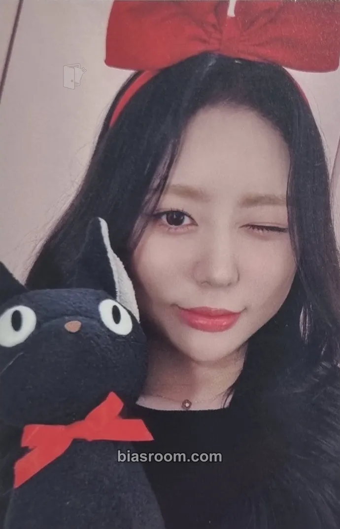 Hyerin Muhan Photocard - tripleS - tripleS K-pop photocard