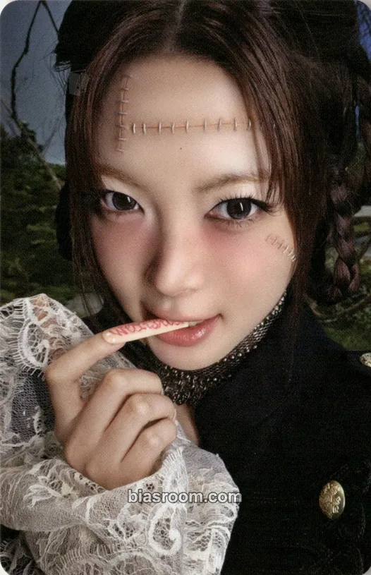 Hong Eunchae PUREFLOW pt.1 Photocard - LE SSERAFIM - LE SSERAFIM K-pop photocard