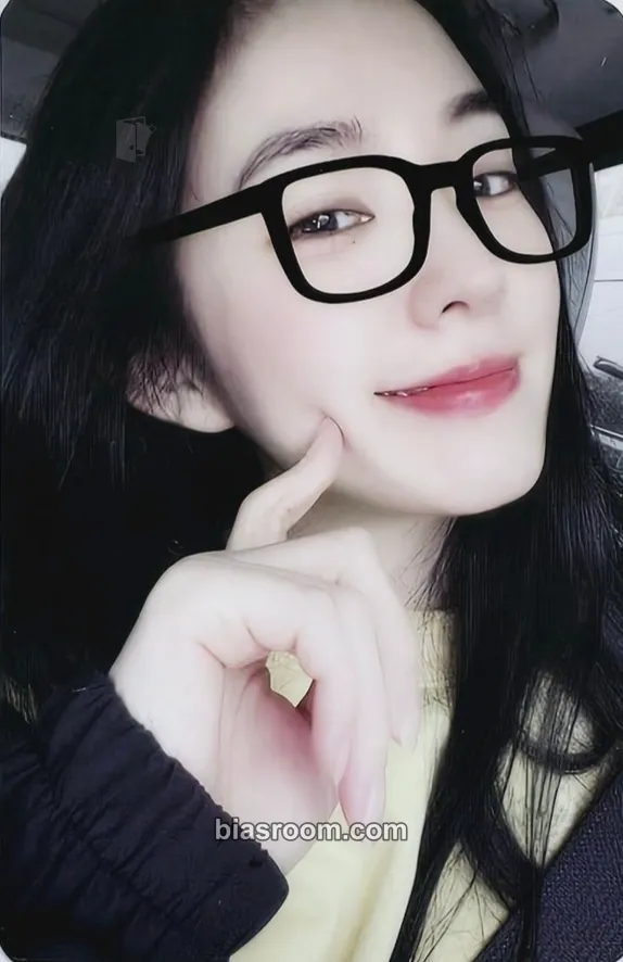 Irene Chill Kill Photocard - Red Velvet - Red Velvet K-pop photocard