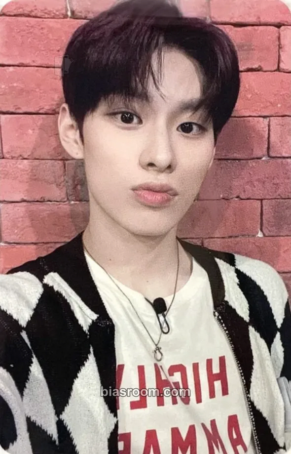 Kyungjun WAY UP Photocard - TNX - TNX K-pop photocard
