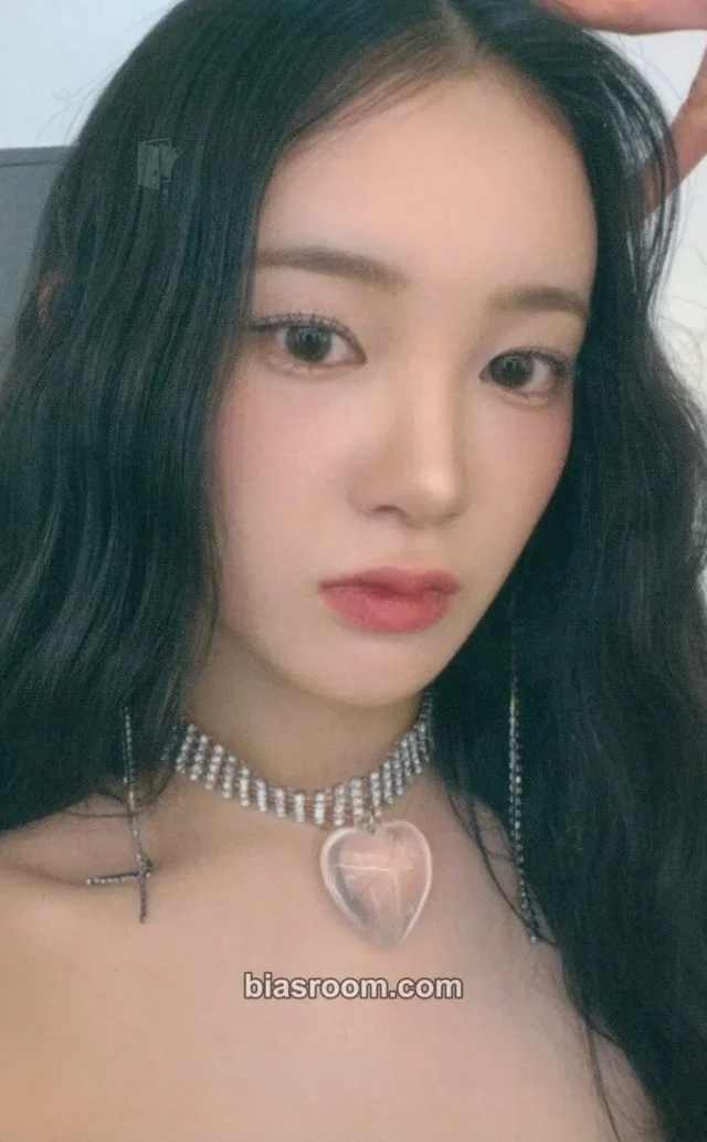ME:I - Miu  - MIRAI  Album album photocard limited edition B version