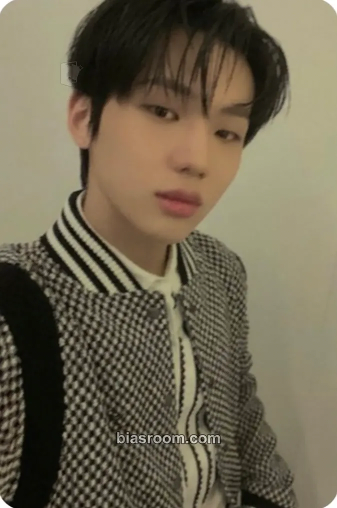 Junhyeok WAY UP Photocard - TNX - TNX K-pop photocard