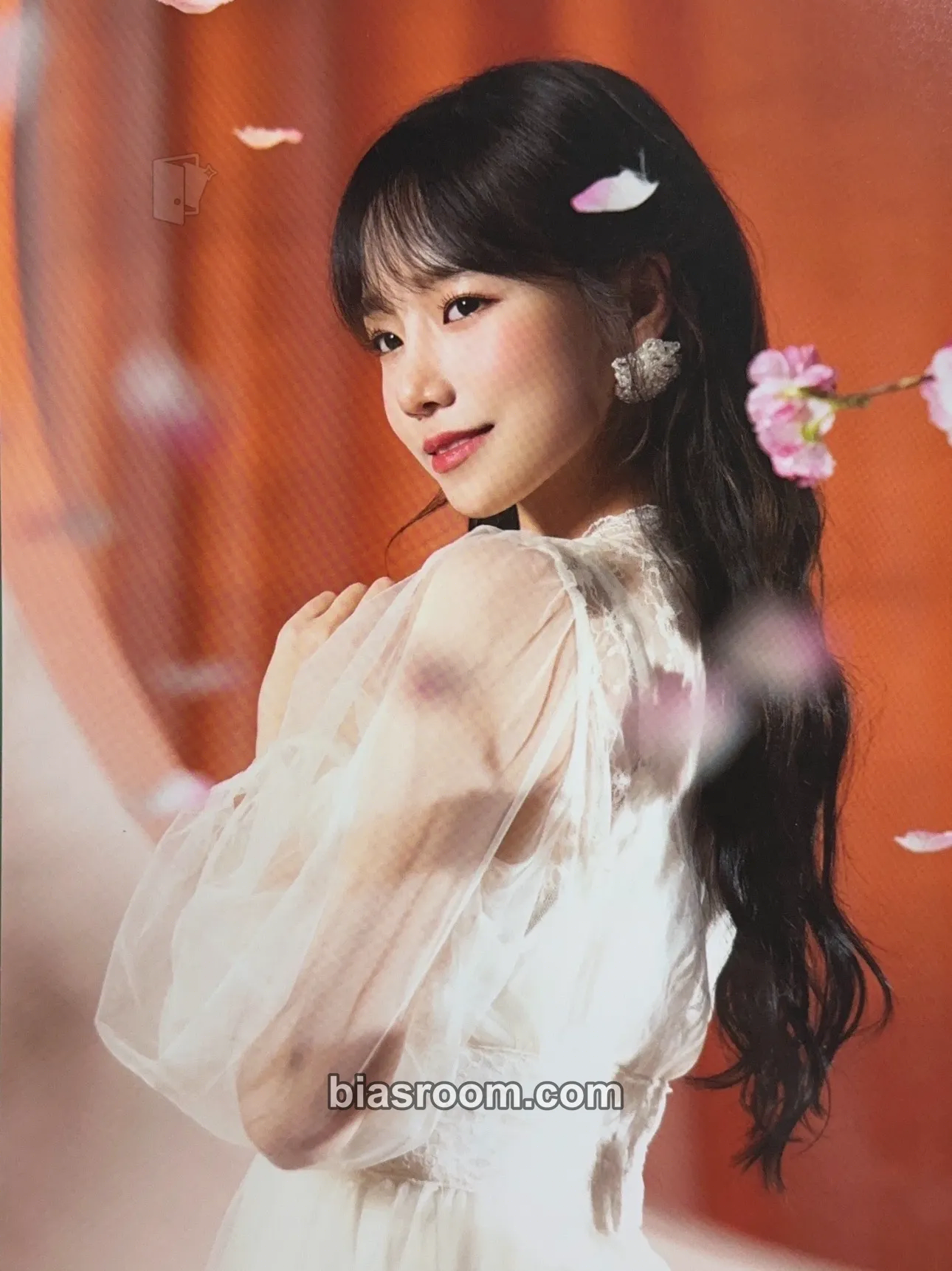 Jo Yuri ONEIRIC THEATER - BLU-RAY Version Photocard - IZ*ONE - IZ*ONE K-pop photocard