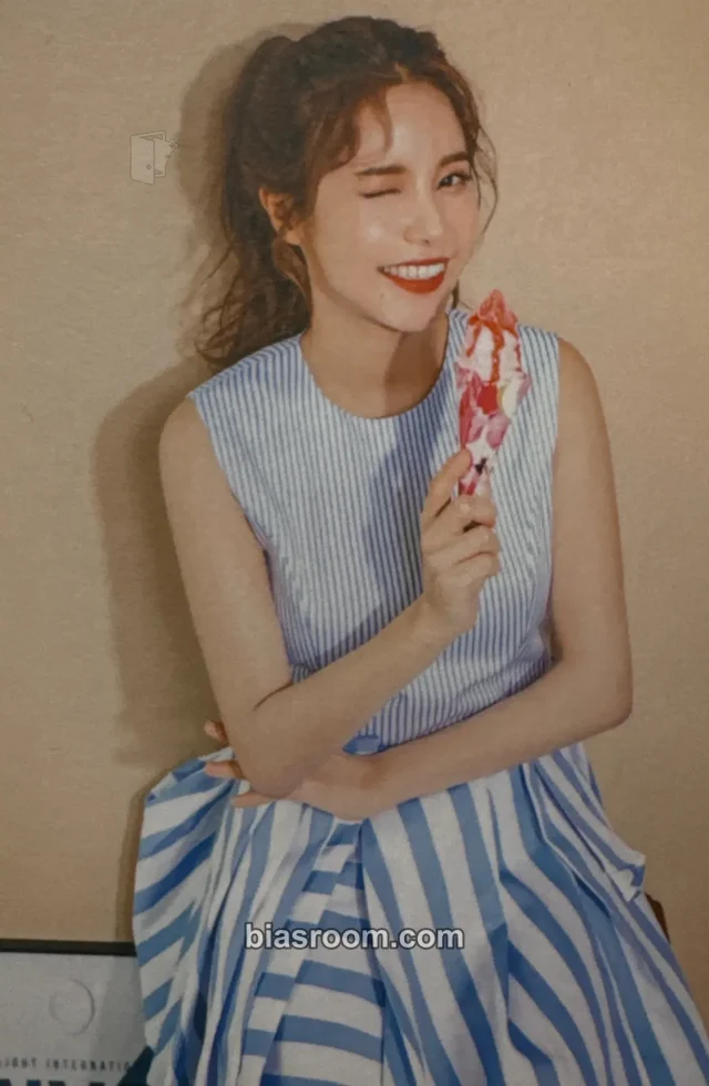 MAMAMOO - Solar - 2ND OFFICIAL FANCLUB ‘MOOMOO’ Other fanclub photocard set