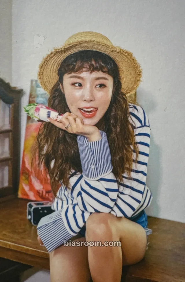 MAMAMOO - Wheein - 2ND OFFICIAL FANCLUB ‘MOOMOO’ Other fanclub photocard set