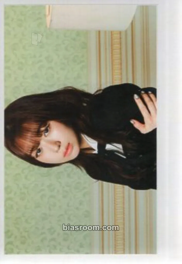 Momona WHO I AM Photocard - ME:I - ME:I K-pop photocard