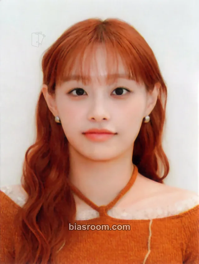 Chuu - Chuu - Howl Album fromm store id photo