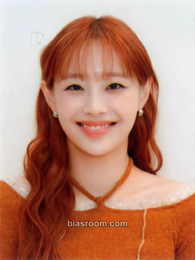 Chuu - Chuu - Howl Album fromm store id photo