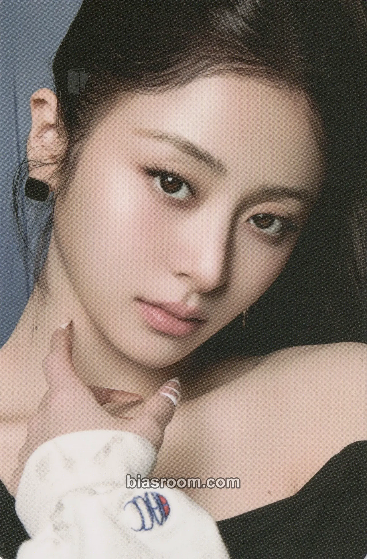 Huh Yunjin PUREFLOW pt.1 Photocard - LE SSERAFIM - LE SSERAFIM K-pop photocard