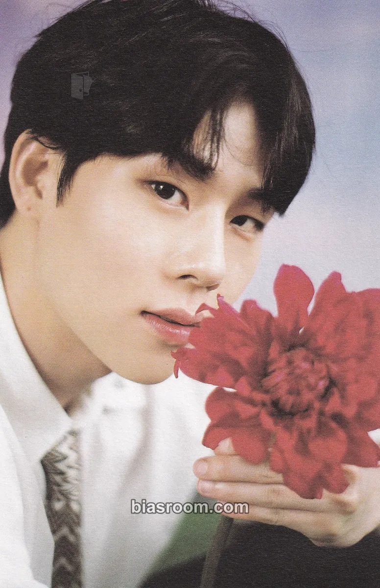 Joohoney 2022 Season's Greetings - 365 Days with You Photocard - MONSTA X - MONSTA X K-pop photocard