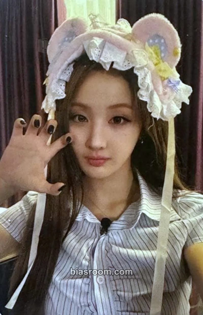 Belle Who Is She Photocard - KISS OF LIFE - KISS OF LIFE K-pop photocard