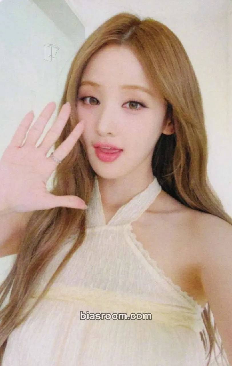 Belle Who Is She Photocard - KISS OF LIFE - KISS OF LIFE K-pop photocard