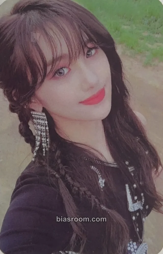 EVERGLOW - Aisha - Hush Album broadcast