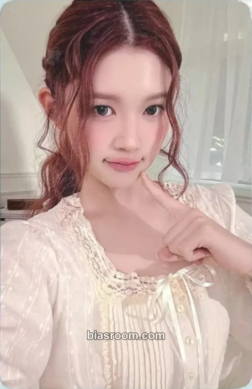A-na House of H : Hide And Seek Photocard - Hearts2Hearts - Hearts2Hearts K-pop photocard