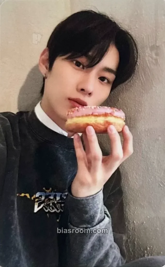 TNX - Kyungjun - LOVE NEVER DIES Album bandina photocard event