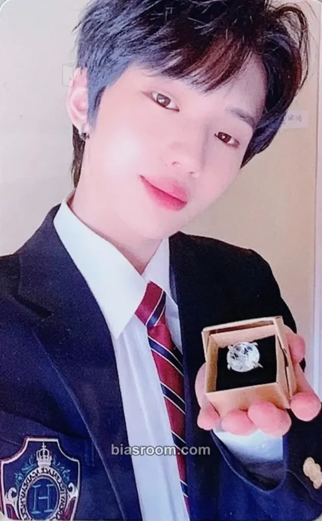 Junhyeok TNX LOVE NEVER DIES K-pop photocard