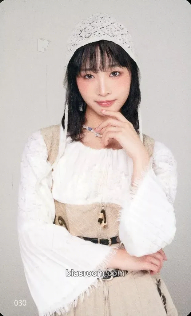 Shizuku LAPOSTA 2025 Photocard - ME:I - ME:I K-pop photocard