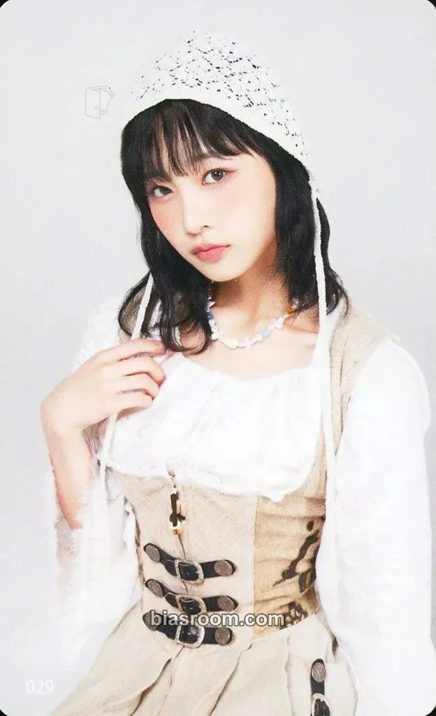 Shizuku LAPOSTA 2025 Photocard - ME:I - ME:I K-pop photocard