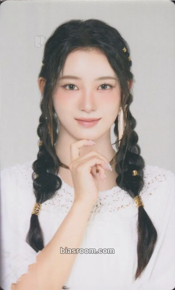 Miu LAPOSTA 2025 Photocard - ME:I - ME:I K-pop photocard
