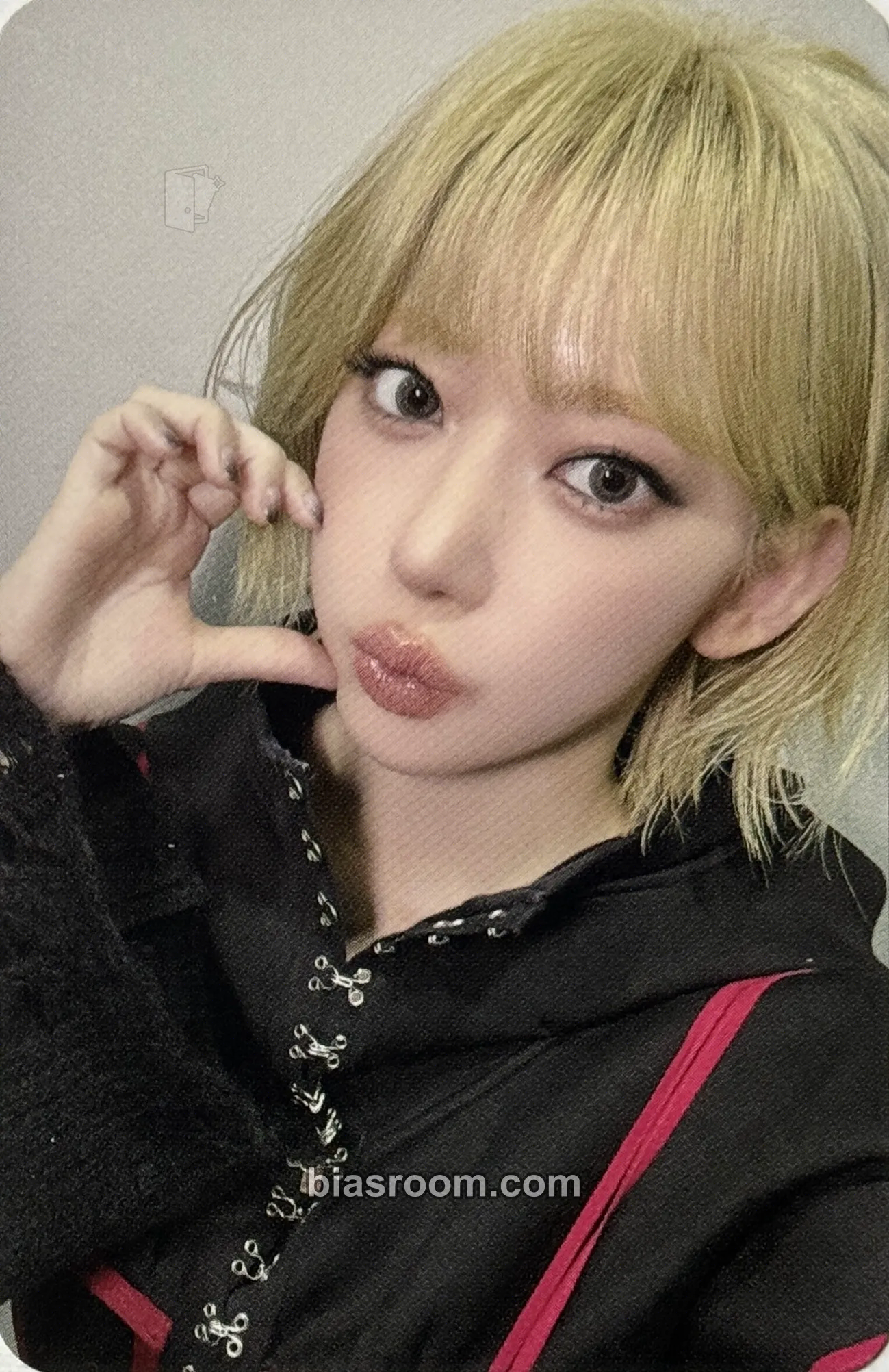 Sakura PUREFLOW pt.1 Photocard - LE SSERAFIM - LE SSERAFIM K-pop photocard