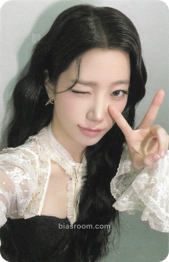 Kazuha PUREFLOW pt.1 Photocard - LE SSERAFIM | Bias Room