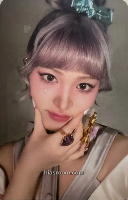 Liz IVE SWITCH x LINE FRIENDS POP-UP STORE Photocard - IVE - IVE K-pop photocard